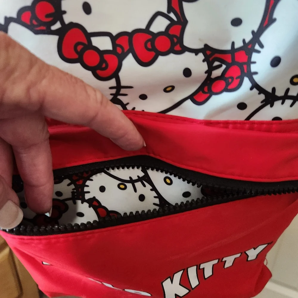Hello Kitty Bioworld White All Over Print Multicolor 16